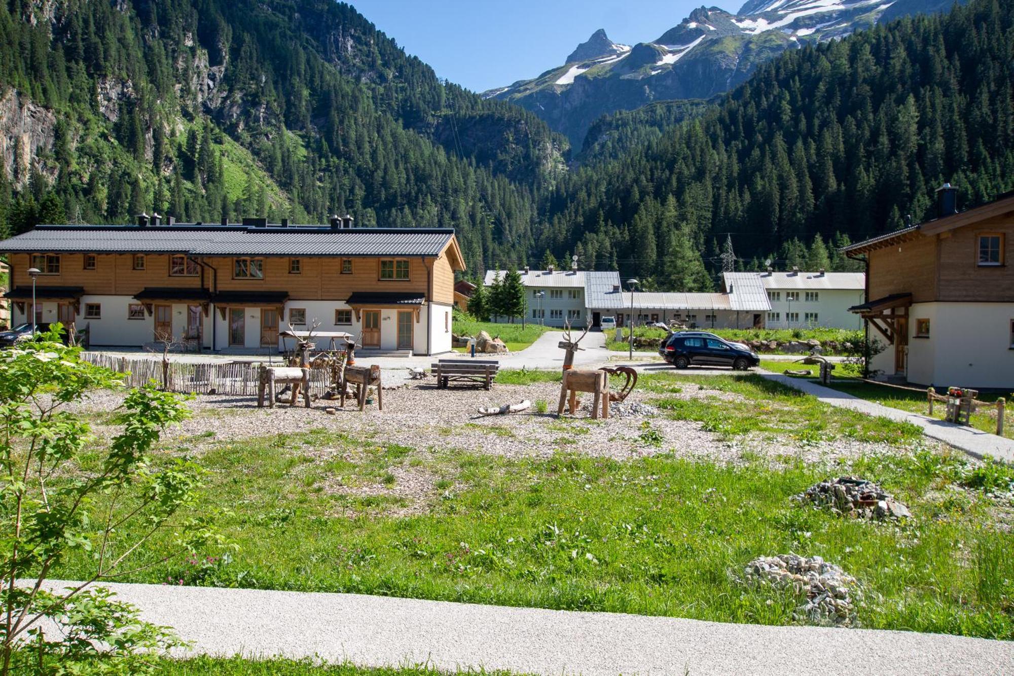 Tauerndorf Enzingerboden Ski In&Out - Steinbock Lodges Exterior photo